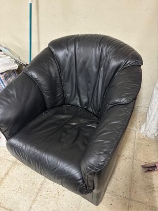 Divano e 2 poltrone girevoli nere in pelle