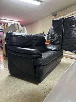 Divano e 2 poltrone girevoli nere in pelle