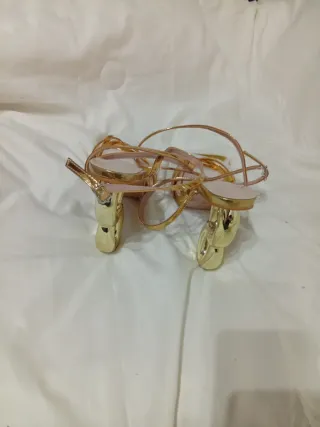 Sandalias tacón dorado talla 37