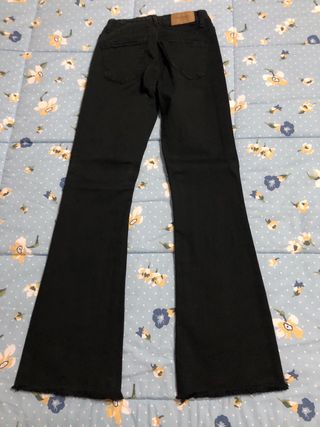 Pantaloni neri flare