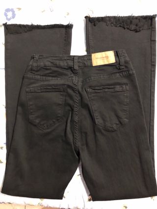 Pantaloni neri flare