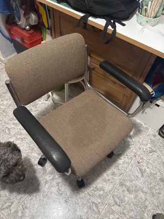 Silla de escritorio giratoria con ruedas