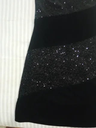 Vestido negro lentejuelas asimétrico