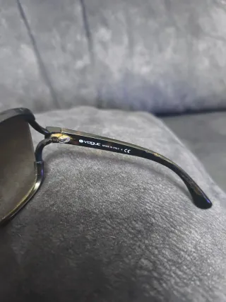 Gafas de sol Vogue marrones y doradas