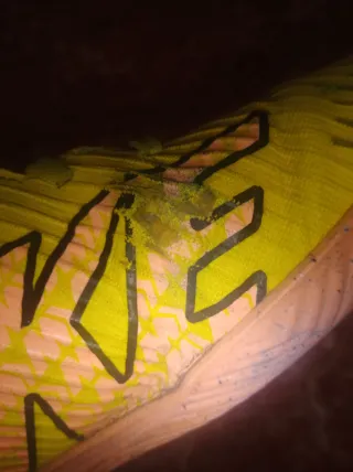 Zapatillas Futsal Amarillas y Verdes