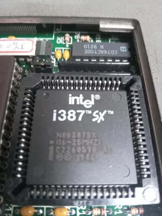 Portátil Chicony NB5625 (1992)