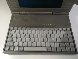 Portátil Chicony NB5625 (1992)