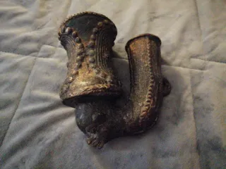 Antiguo objeto africano decorativo