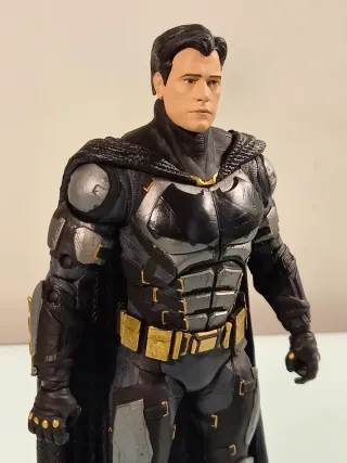 Batman JL Tactical Suit - Action Figure Custom