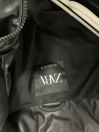 Chaqueta de cuero negra corta