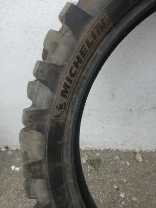 Rueda de moto de cross