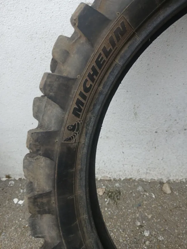 Rueda de moto de cross