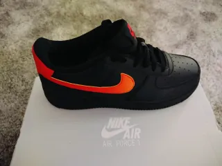 Nike Air Force 1 Negras y Rojas
