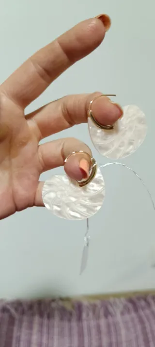 Pendientes caracola Blanco y Dorado