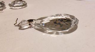 Lampadario a bracci con decorazioni