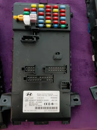 Centralita Hyundai Coupé 95480 2C440