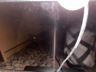 Televisión negra y multicolor smt