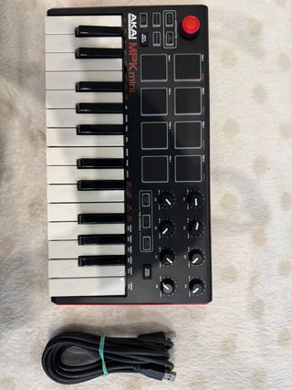 Akai MPK Mini Controlador MIDI