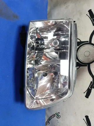 Faro Delantero Derecho VW Polo