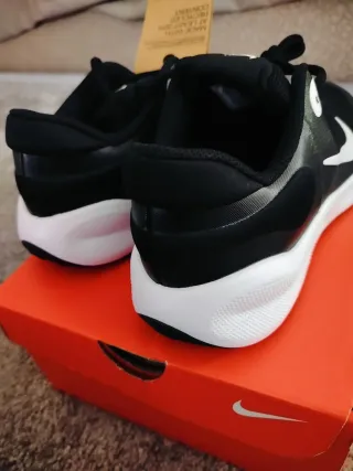 Zapatillas Nike Revolution 7 (GS) Negro/Blanco