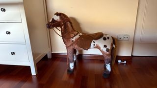 Caballo de juguete para montar (estable y rígido)