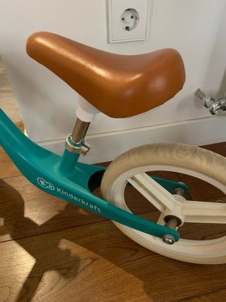 Bicicleta sin pedales Kinderkraft color turquesa