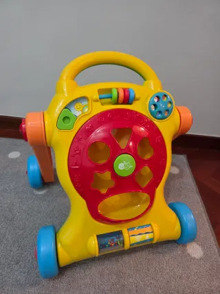 Correpasillos infantil amarillo y rojo