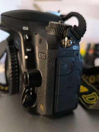 Cámara Nikon D750 + Accesorios