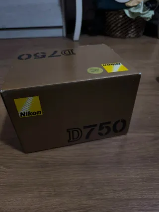Cámara Nikon D750 + Accesorios