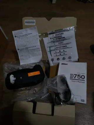 Cámara Nikon D750 + Accesorios