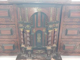 Bargueño antiguo de madera