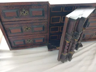 Bargueño antiguo de madera