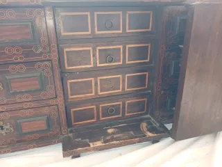 Bargueño antiguo de madera