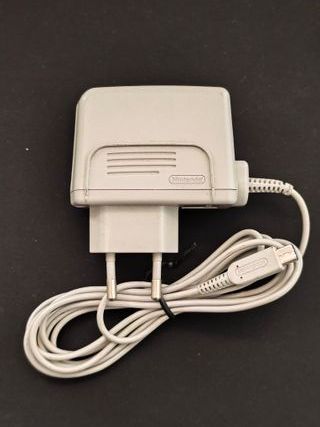 Nintendo DSi Azul Celeste + Cargador