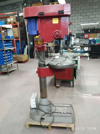 Taladro de columna industrial