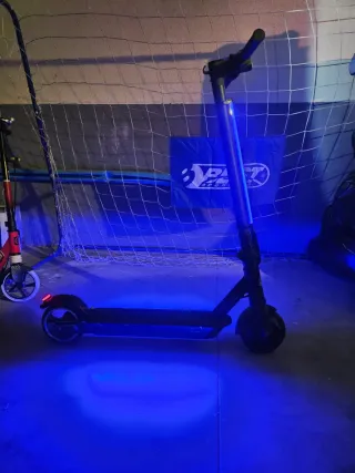 Patinete Eléctrico un poco mas pequeño que adulto