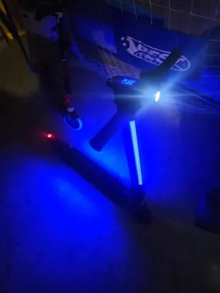 Patinete Eléctrico un poco mas pequeño que adulto