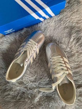 Zapatillas Adidas Tokyo Plateadas Talla 38