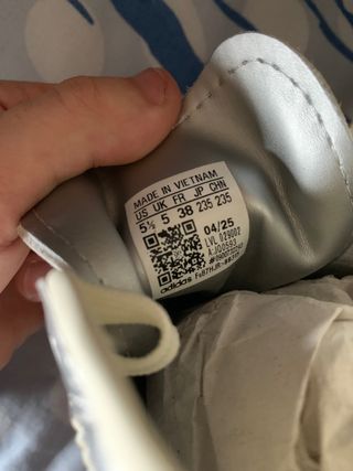 Zapatillas Adidas Tokyo Plateadas Talla 38