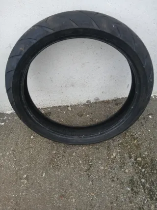 Rueda de moto de carretera