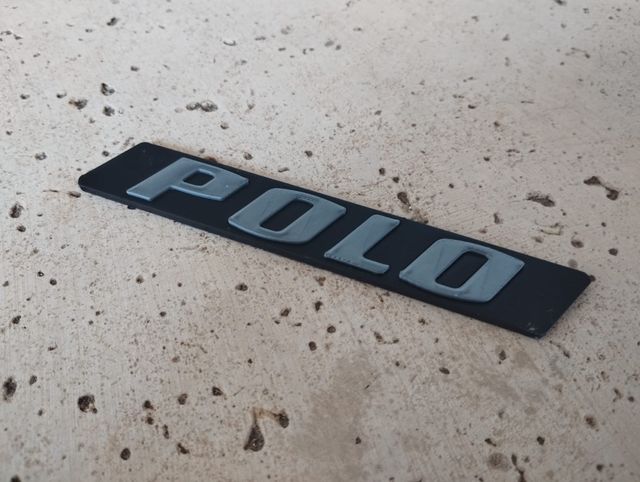 VW POLO MK1 EMBLEMA TRASERO