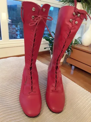 BOTAS ALTAS ROJAS "23 EUROS "
