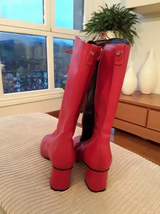 BOTAS ALTAS ROJAS "23 EUROS "
