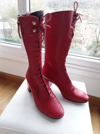 BOTAS ALTAS ROJAS "23 EUROS "