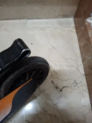 Patinete Oxelo Negro y Naranja