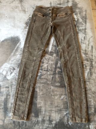 Pantaloni a costine in velluto