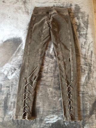 Pantaloni a costine in velluto