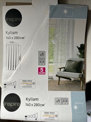 Cortinas blancas con estampado de hojas a estrenar