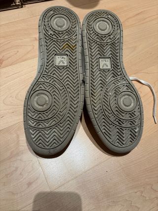 Zapatillas Veja Blancas y Rojas Hombre