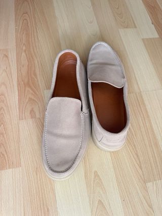 Mocasines Mango de ante beige. Talla 43.